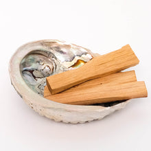 Afbeelding in Gallery-weergave laden, &quot;Smudge&quot; set Abalone+palo santo

